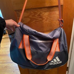 ✨ Adidas gym bag NWOT 🩵🩶🧡